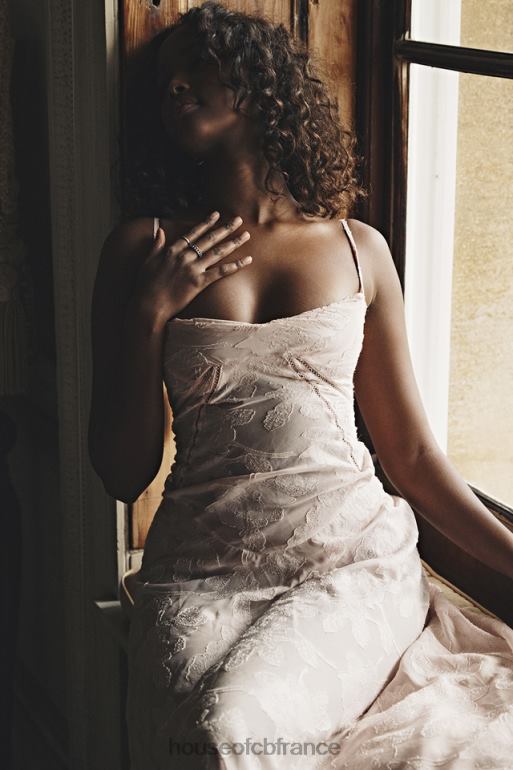 House of CB Robe longue Seren en dentelle fleurie rose tendre au dos N888H366 vêtements